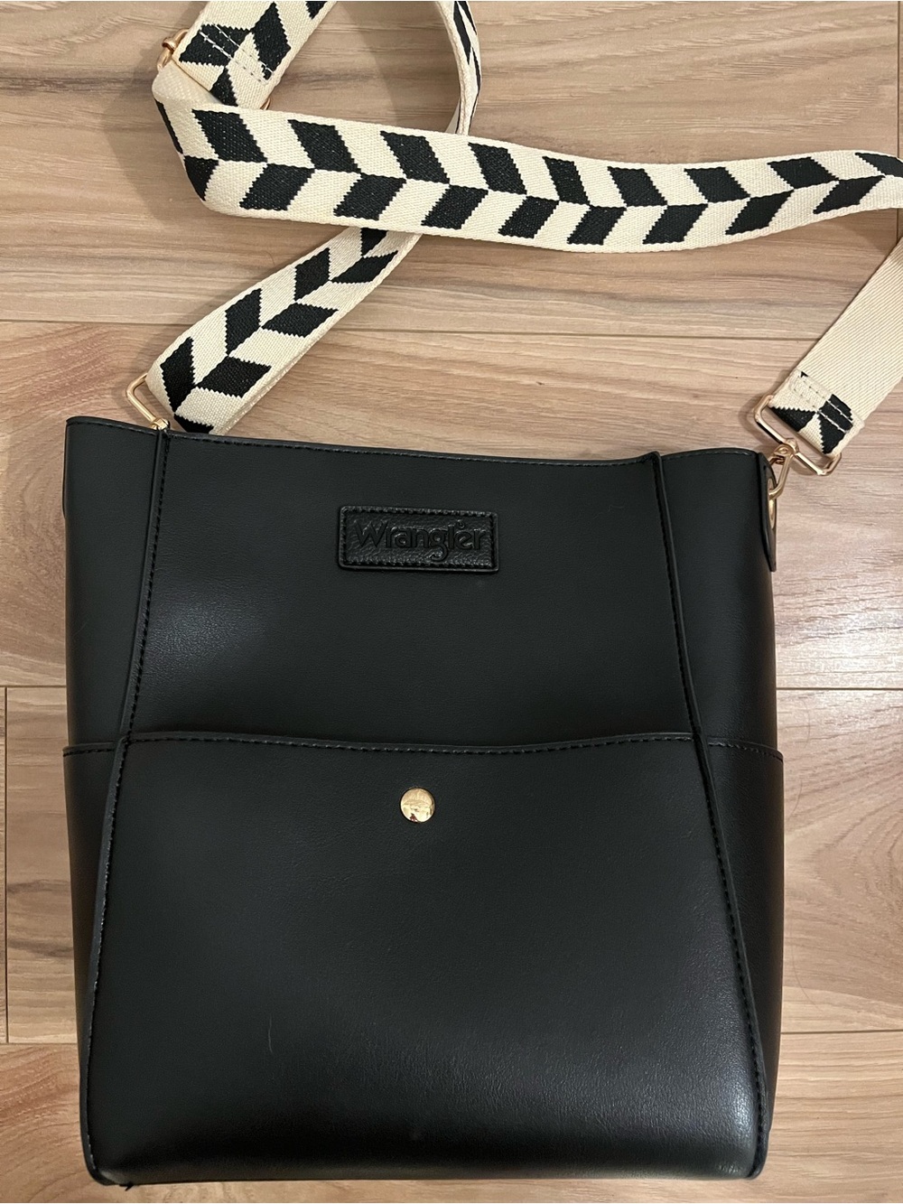 Wrangler Black Crossbody with Cream & Black Patterned Strap